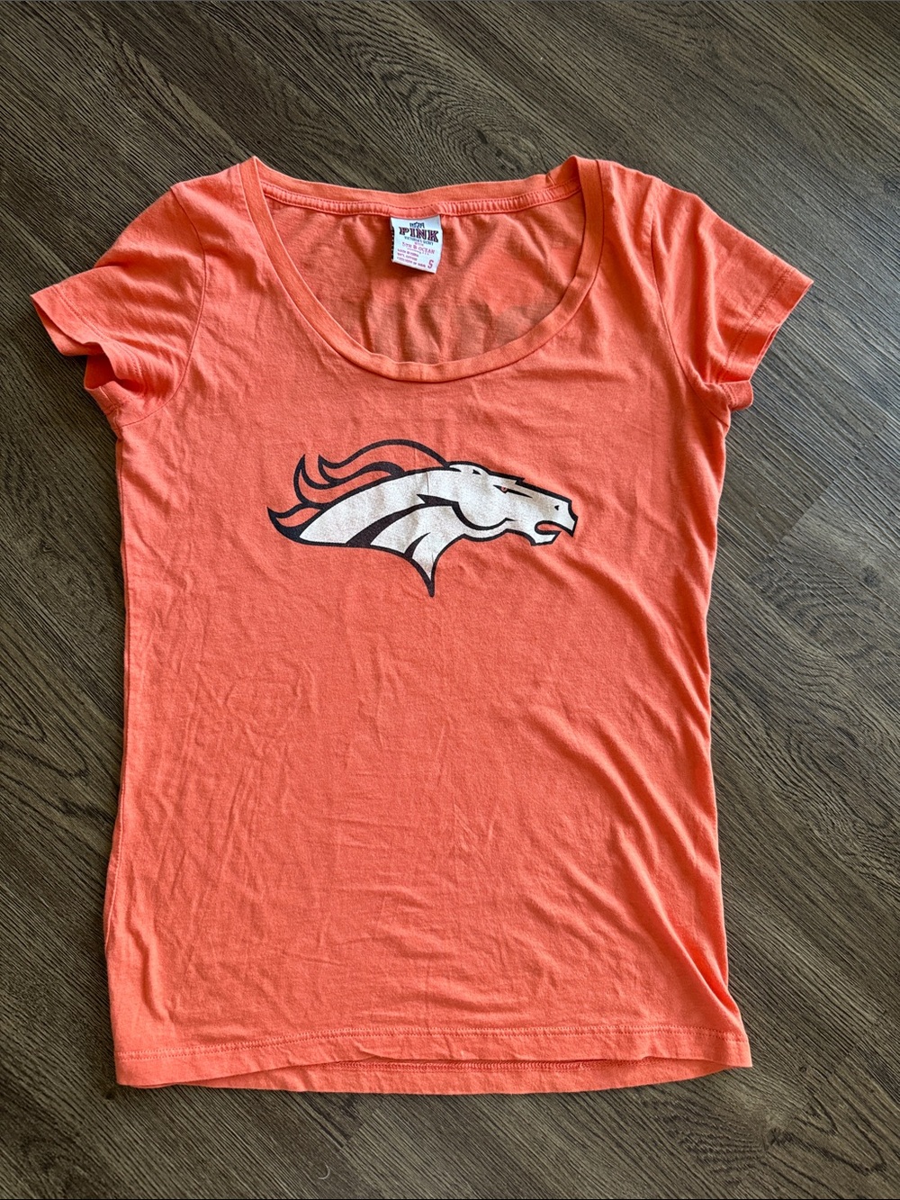 Victoria’s Secret PINK Denver Broncos NFL Graphic Tee Small